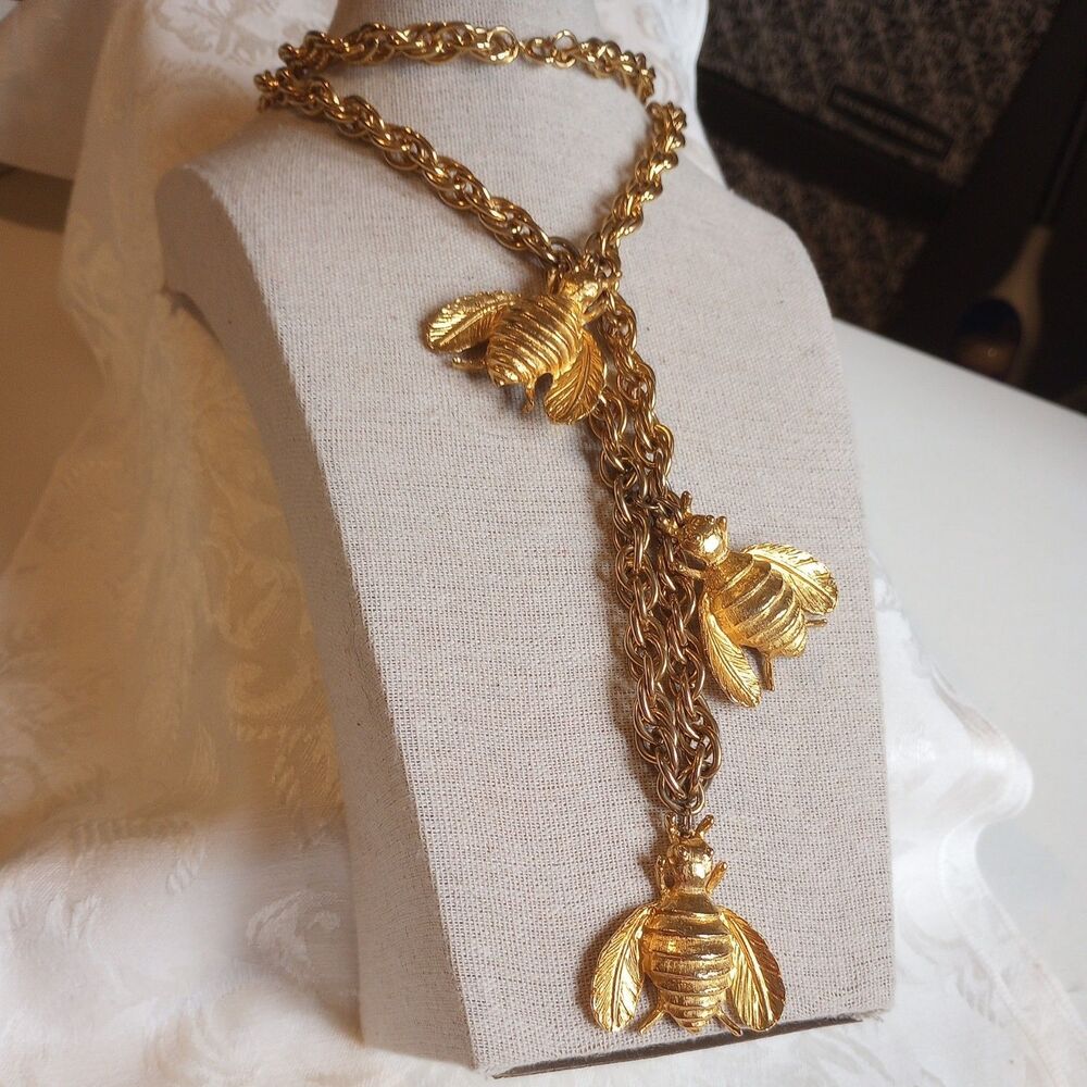 Vintage Goldtone 3 large bumblebee Insect statement necklace 26 + 6in